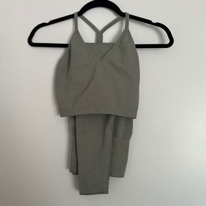 SET Active Ribbed V and SculptFlex Leggings in Olive